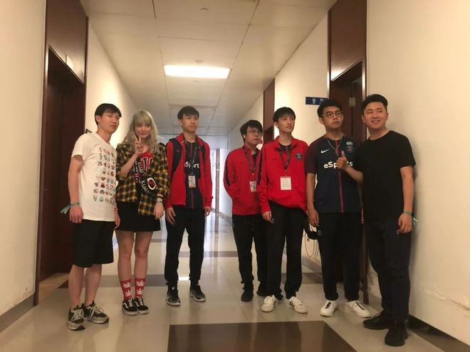 水晶哥：我真想进步，但没能力进步，给我自己都打恶心了